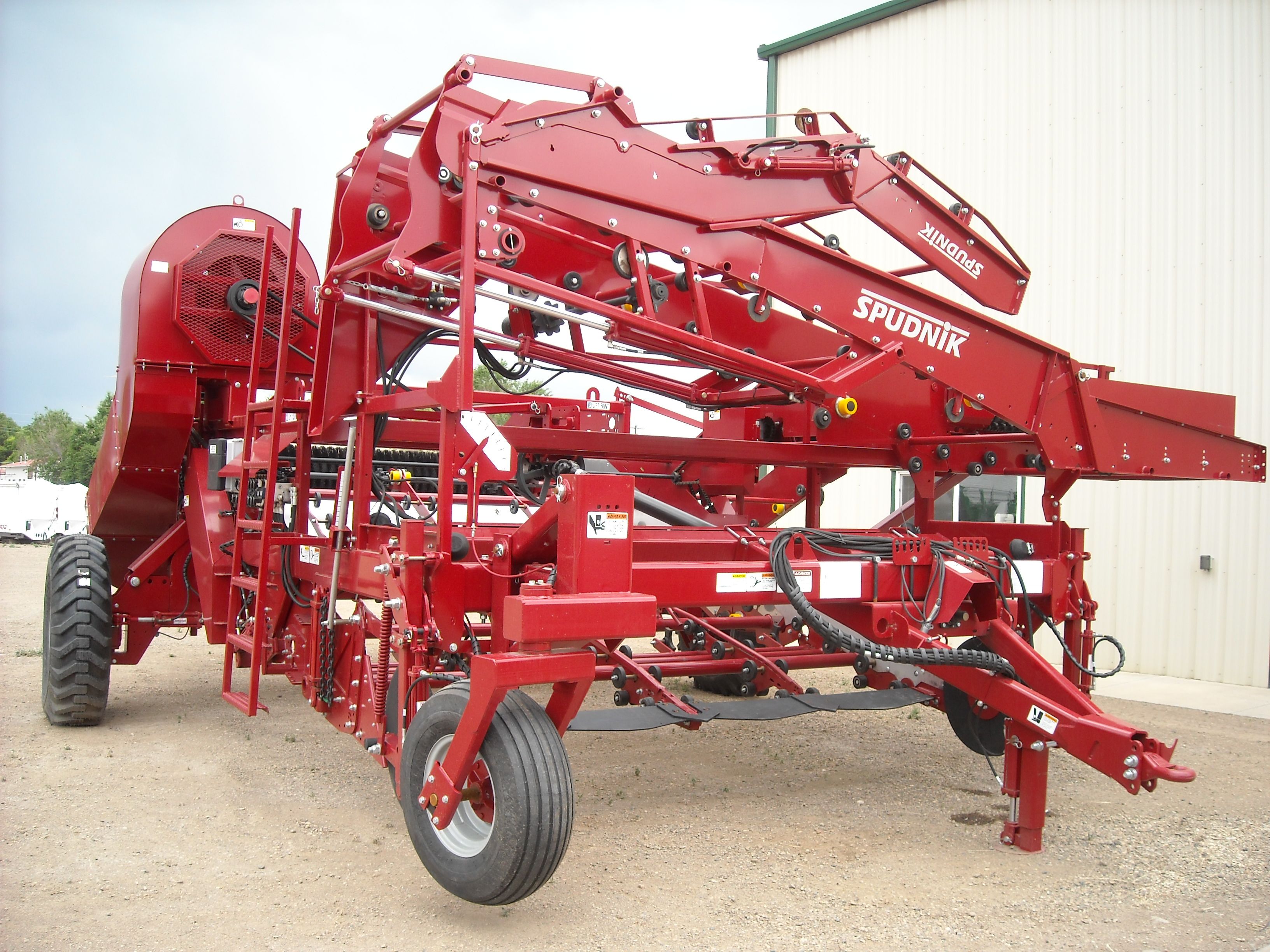 JULY92010/NEW5640HARVESTER0557.jpg